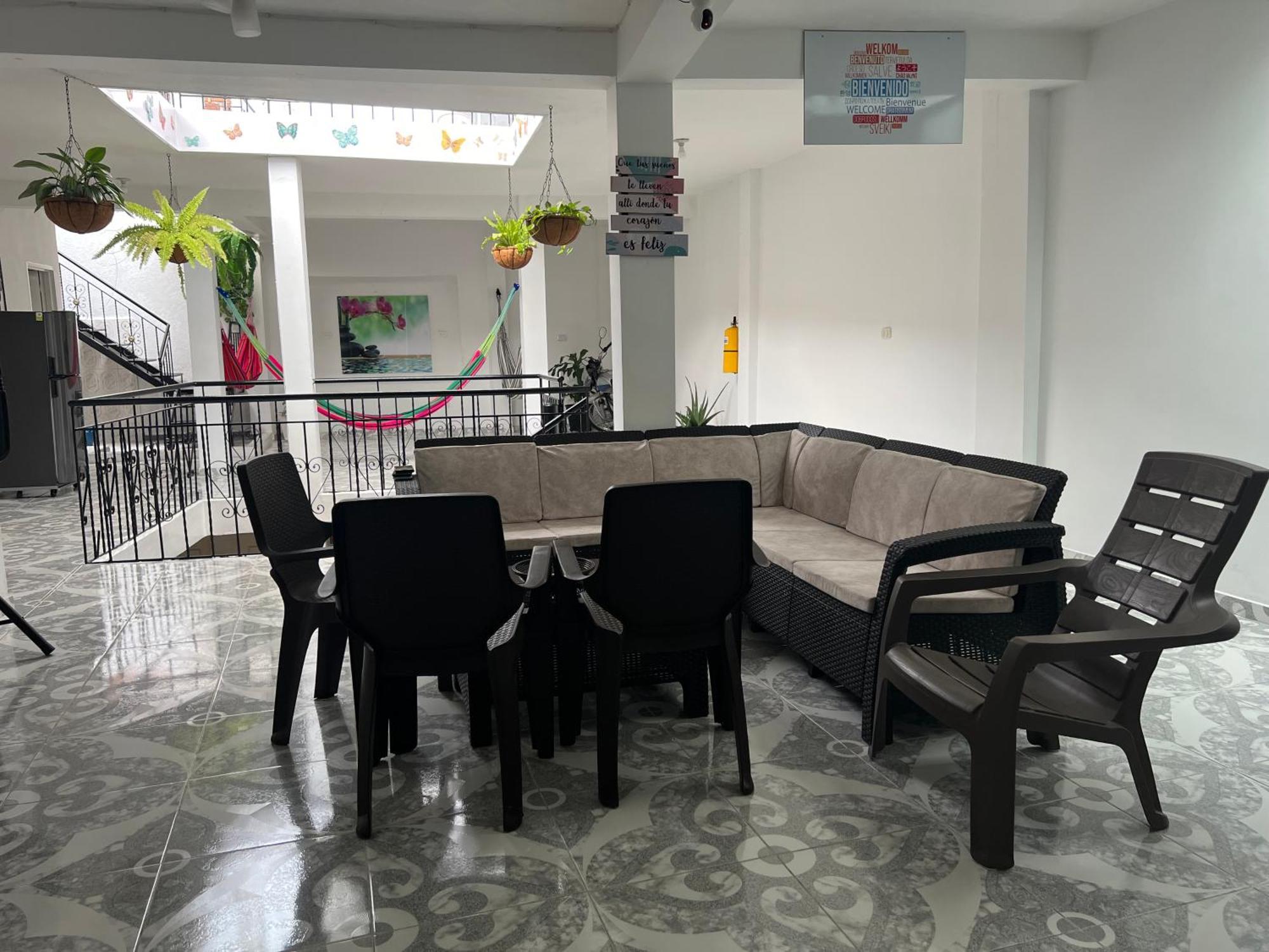 קאלי Helena Hostel מראה חיצוני תמונה